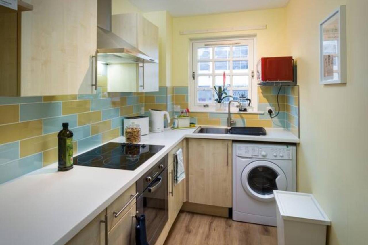 Central Flat Near Holyrood Park Εδιμβούργο Εξωτερικό φωτογραφία